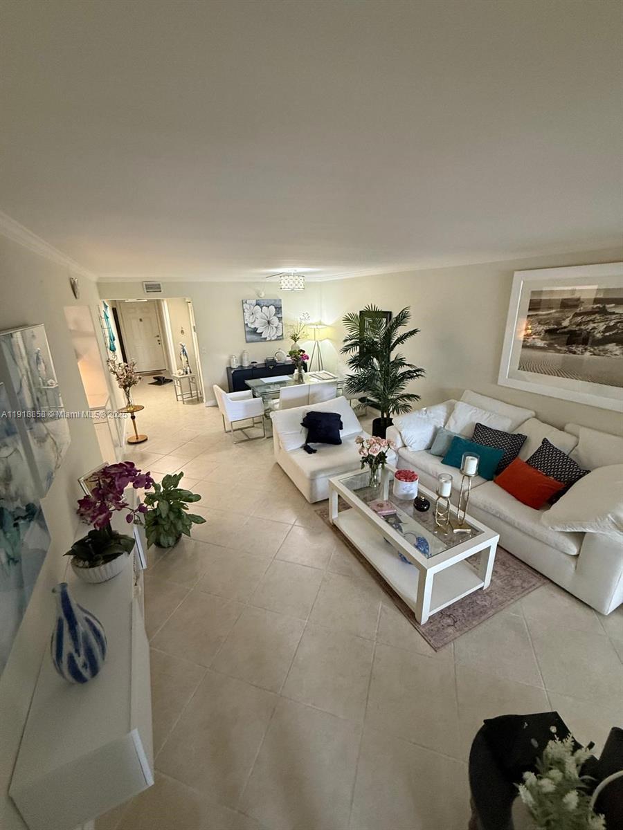 RAMBLEWOOD COURT - Residential