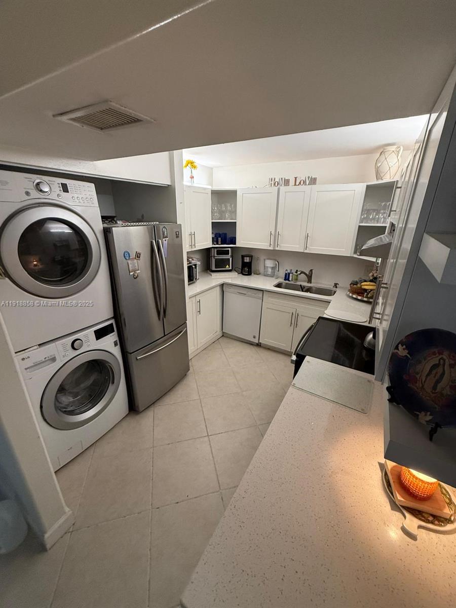 RAMBLEWOOD COURT - Residential