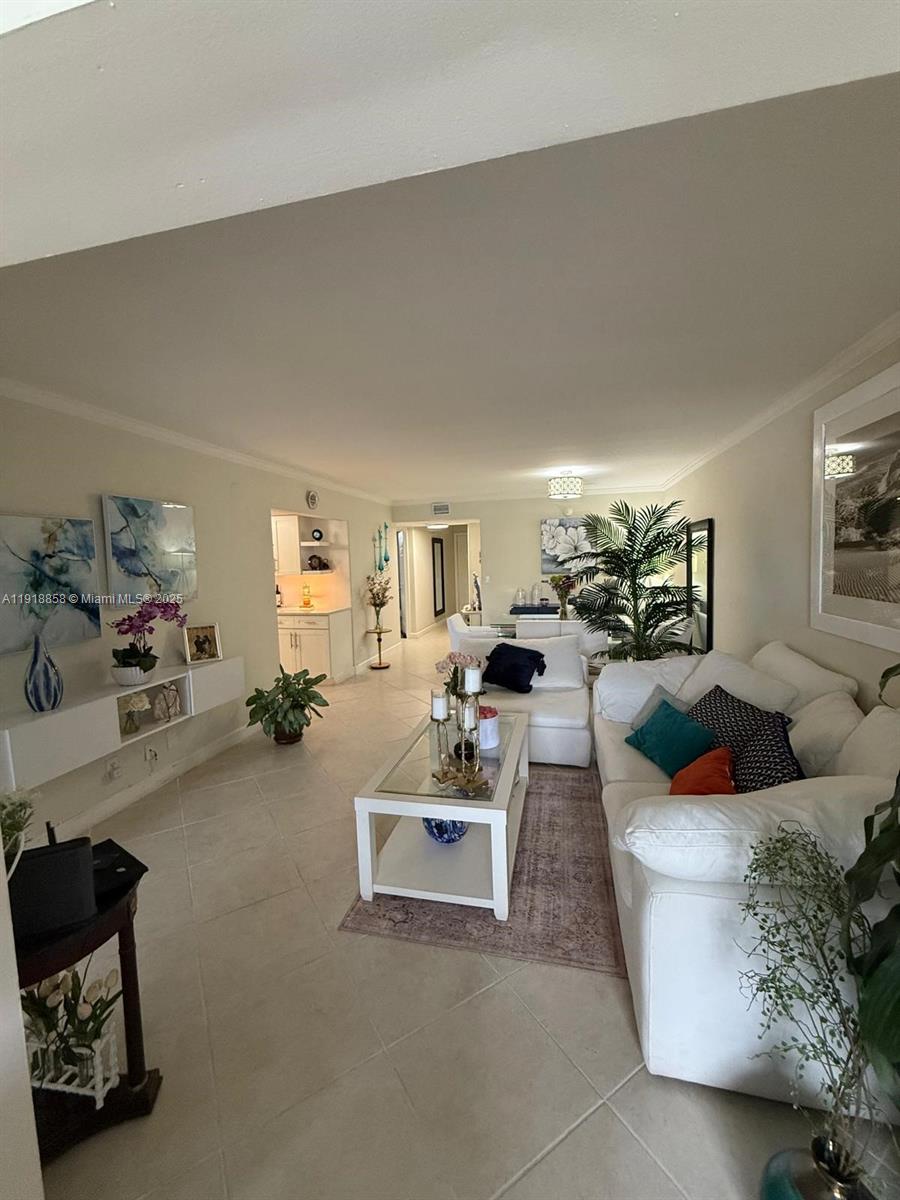 RAMBLEWOOD COURT - Residential