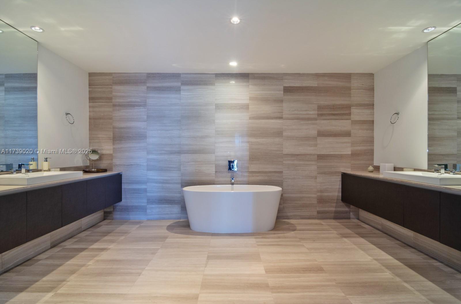 ECHO CONDO - Residential