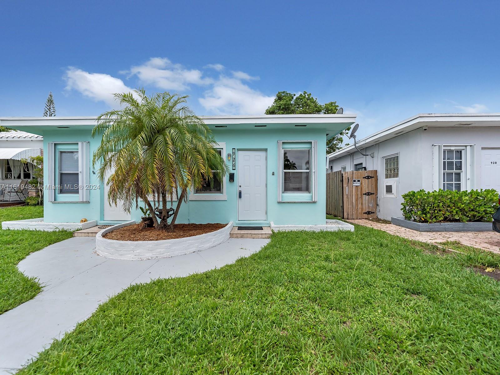 HOLLYWOOD LAWNS - Residential Income