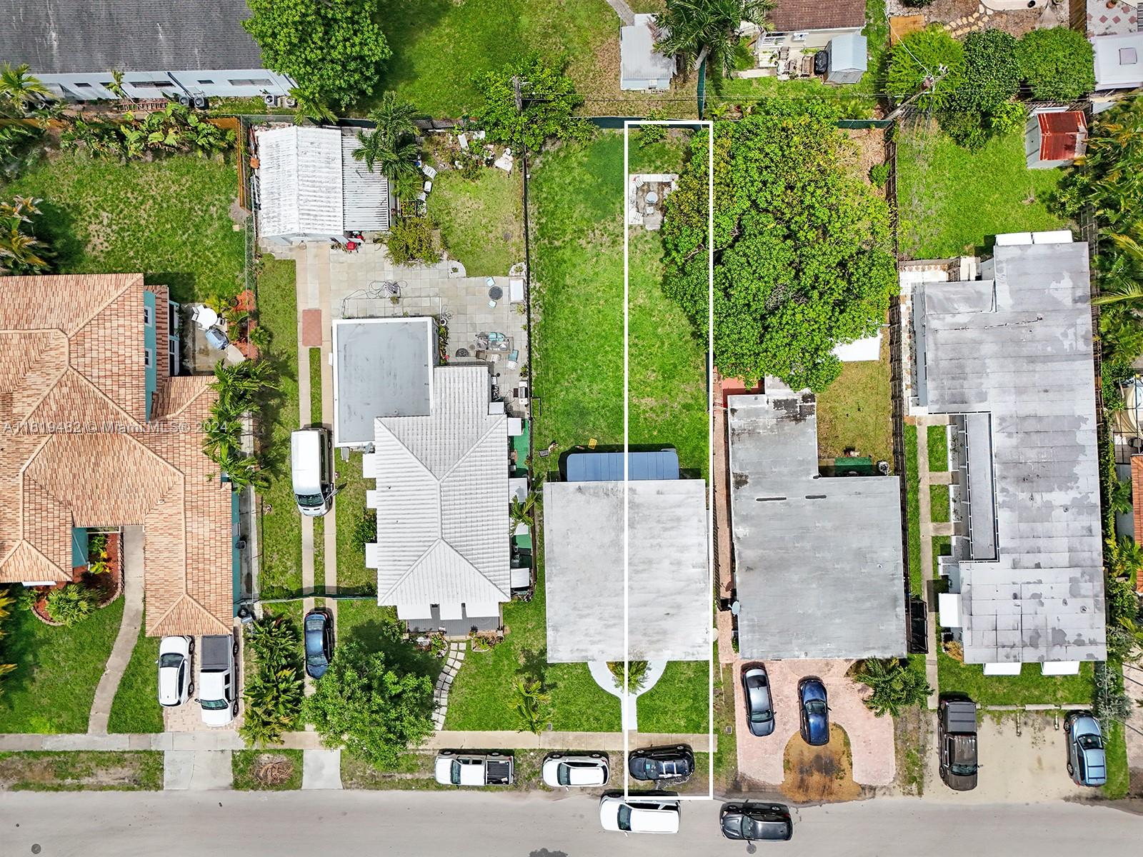 HOLLYWOOD LAWNS - Residential Income