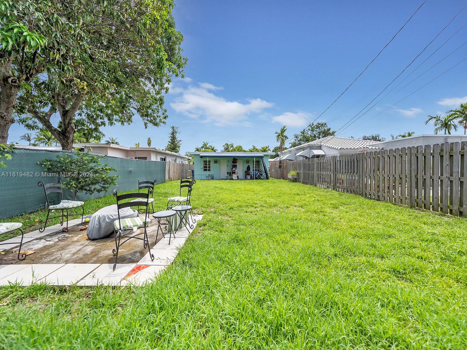 HOLLYWOOD LAWNS - Residential Income
