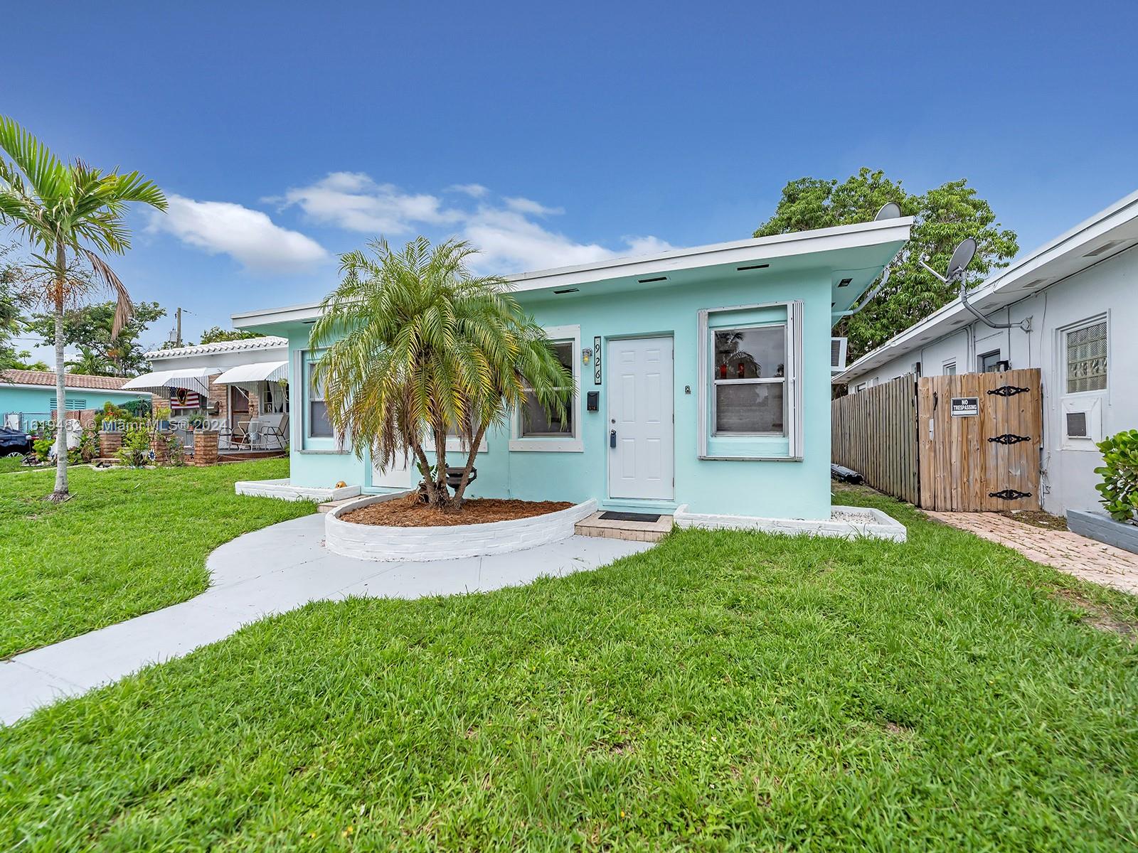 HOLLYWOOD LAWNS - Residential Income