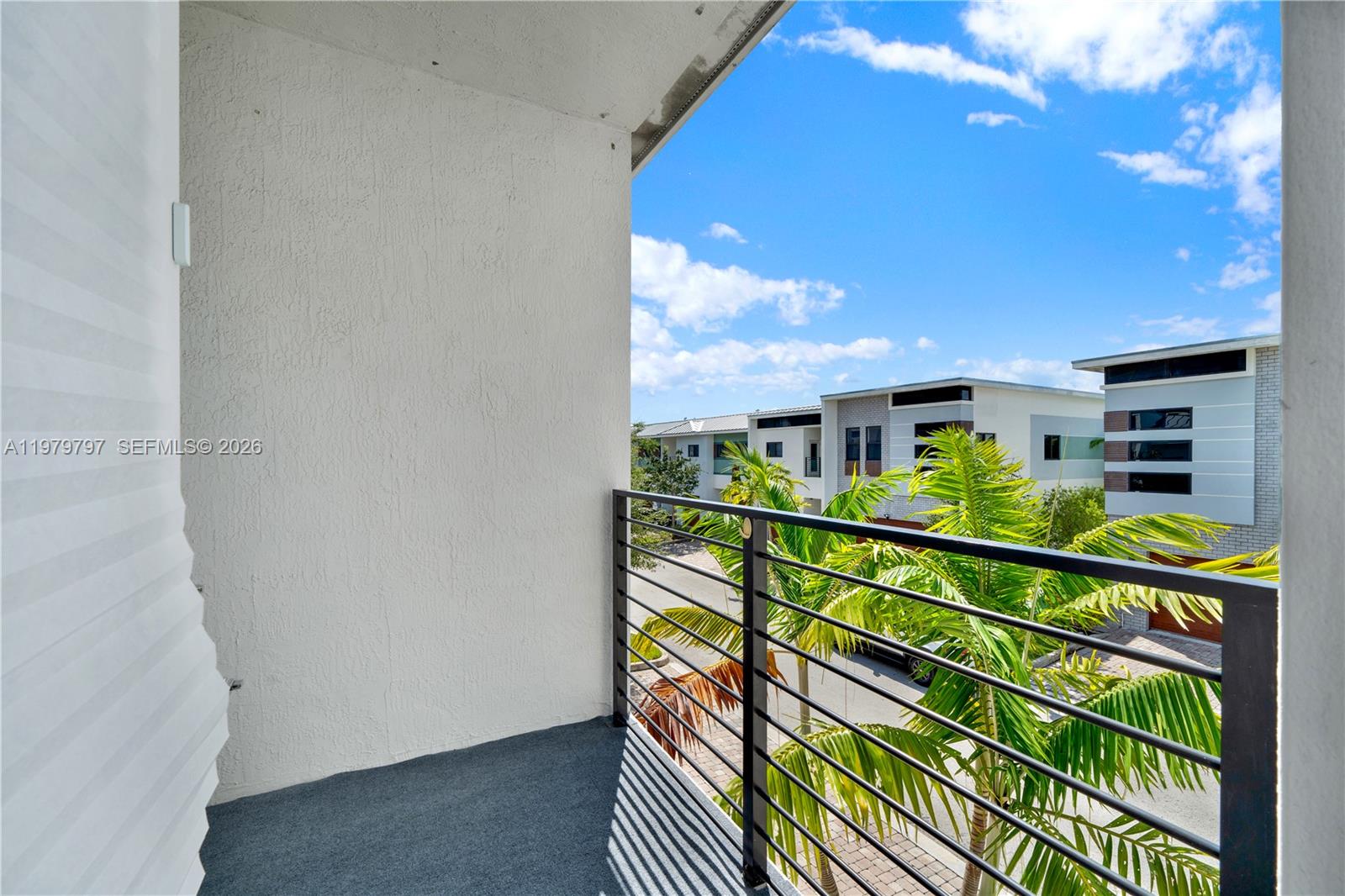 PLANTATION BUSINESS PARK - Residential Lease