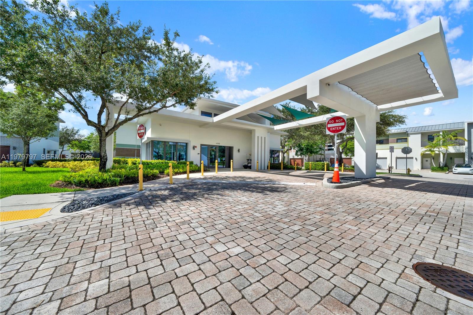 PLANTATION BUSINESS PARK - Residential Lease