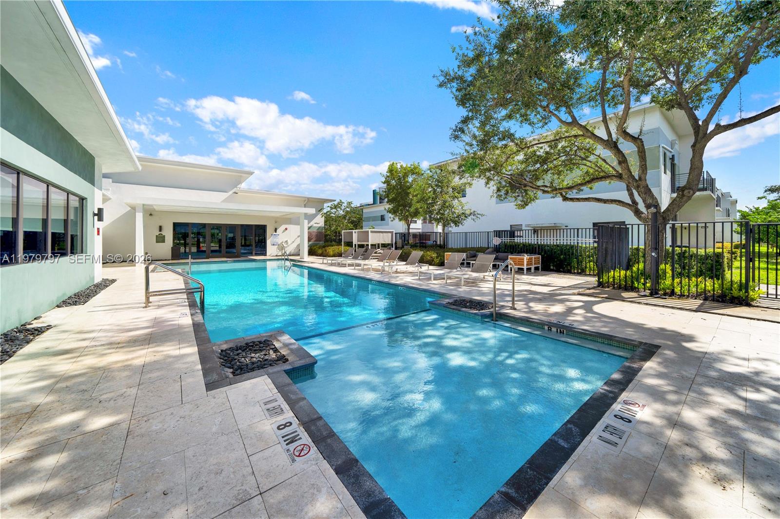 PLANTATION BUSINESS PARK - Residential Lease