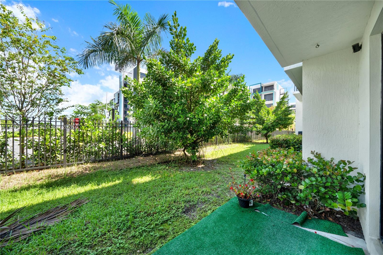 PLANTATION BUSINESS PARK - Residential Lease