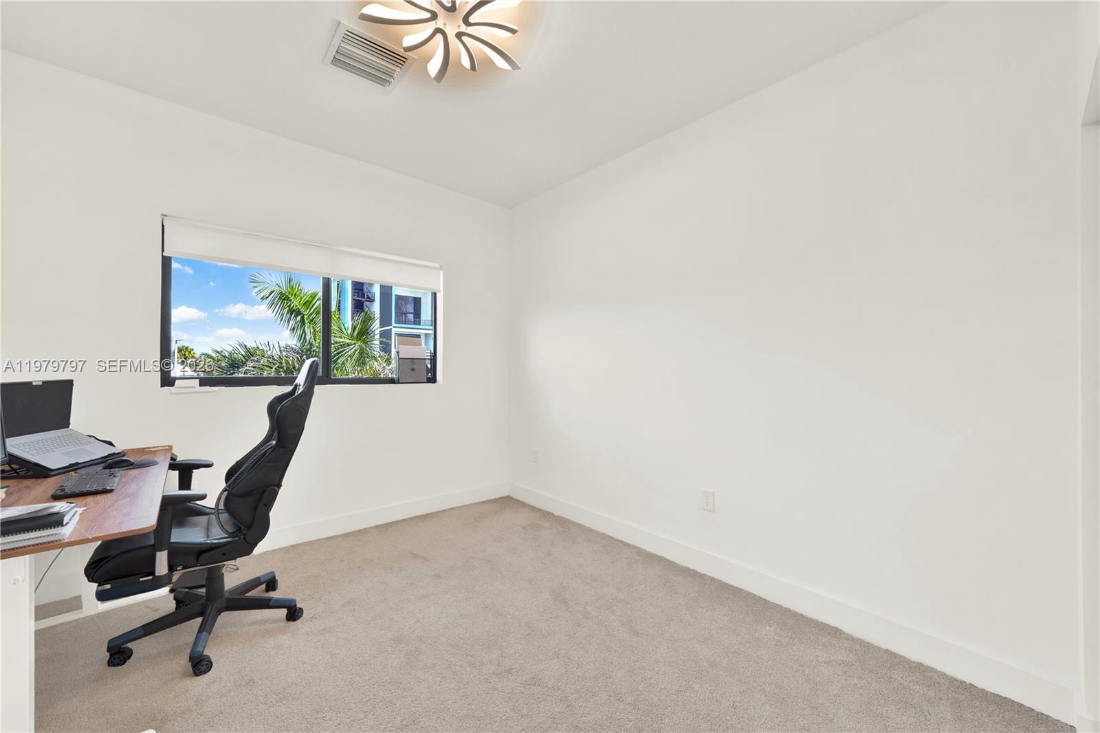 PLANTATION BUSINESS PARK - Residential Lease