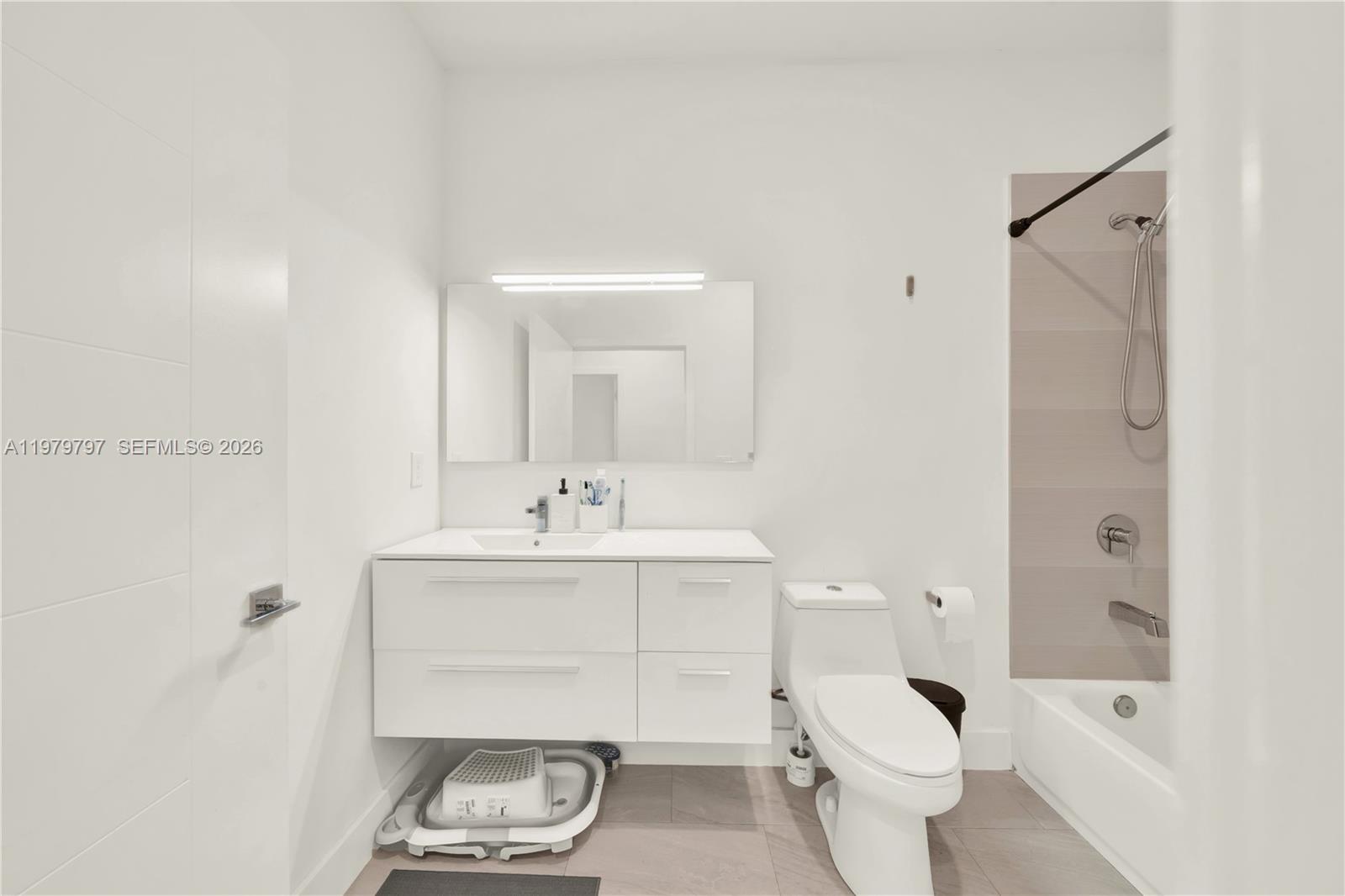 PLANTATION BUSINESS PARK - Residential Lease