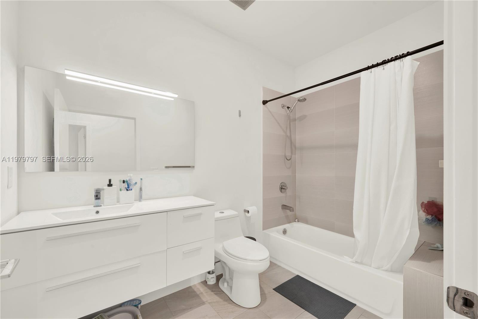 PLANTATION BUSINESS PARK - Residential Lease