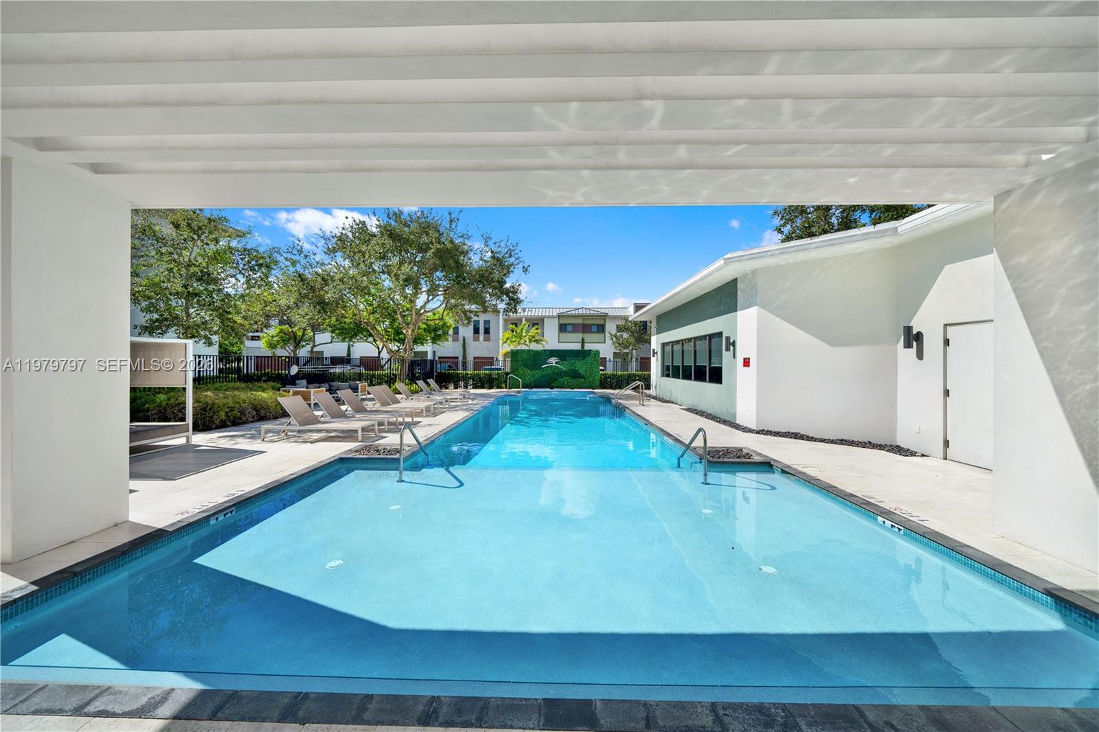 PLANTATION BUSINESS PARK - Residential Lease