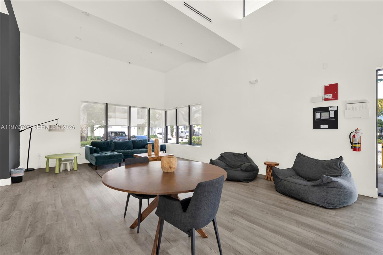 PLANTATION BUSINESS PARK - Residential Lease