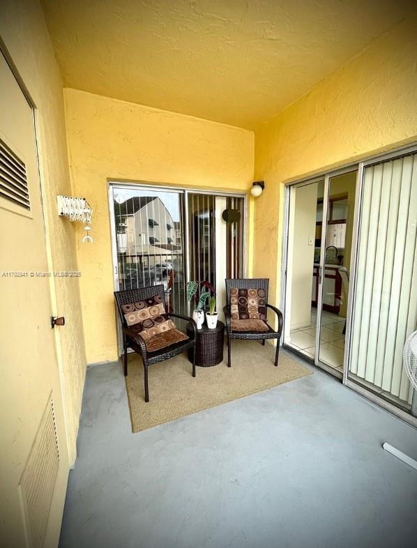 HAMMOCKS TRAILS CONDO - Residential