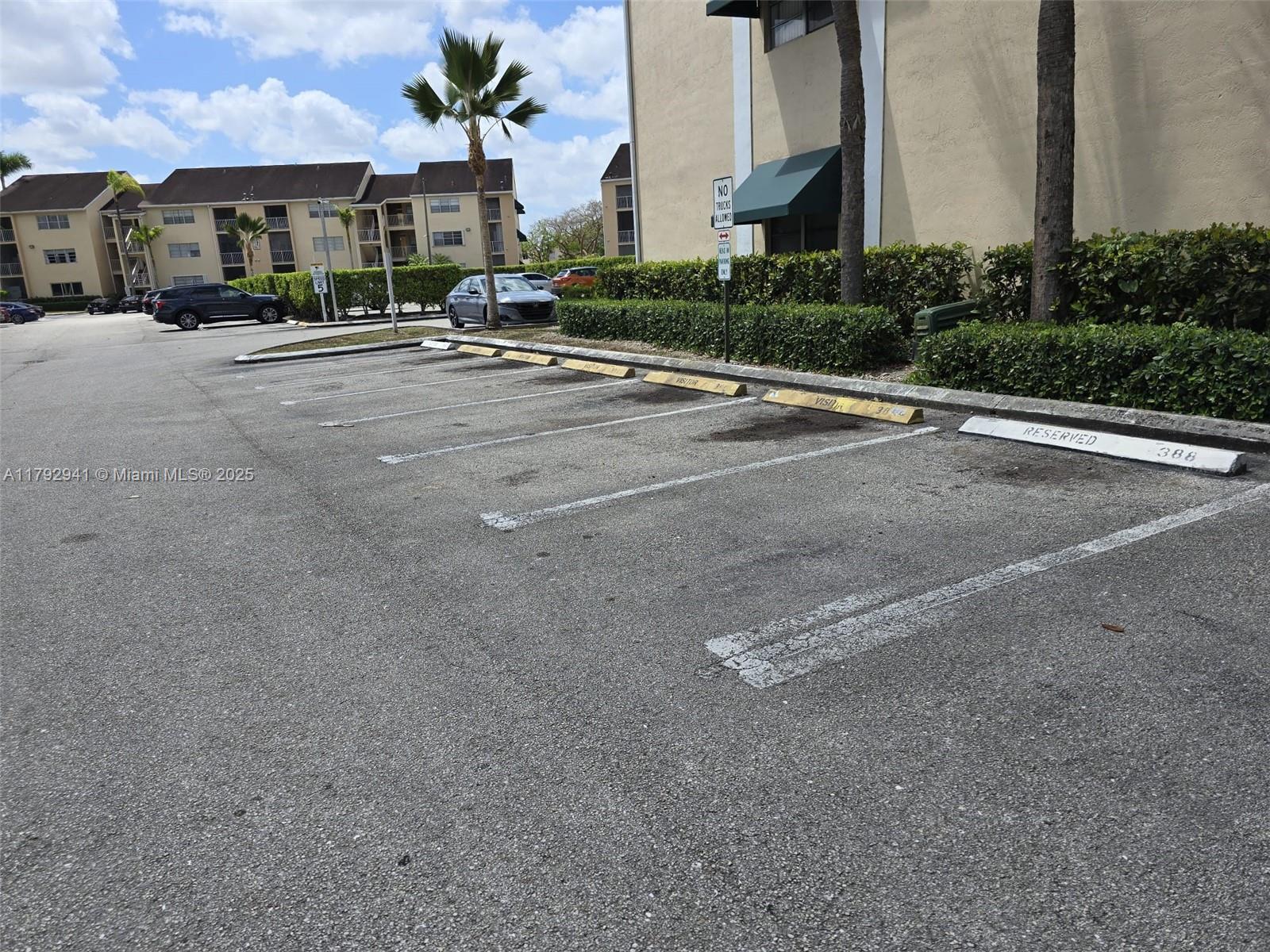 HAMMOCKS TRAILS CONDO - Residential