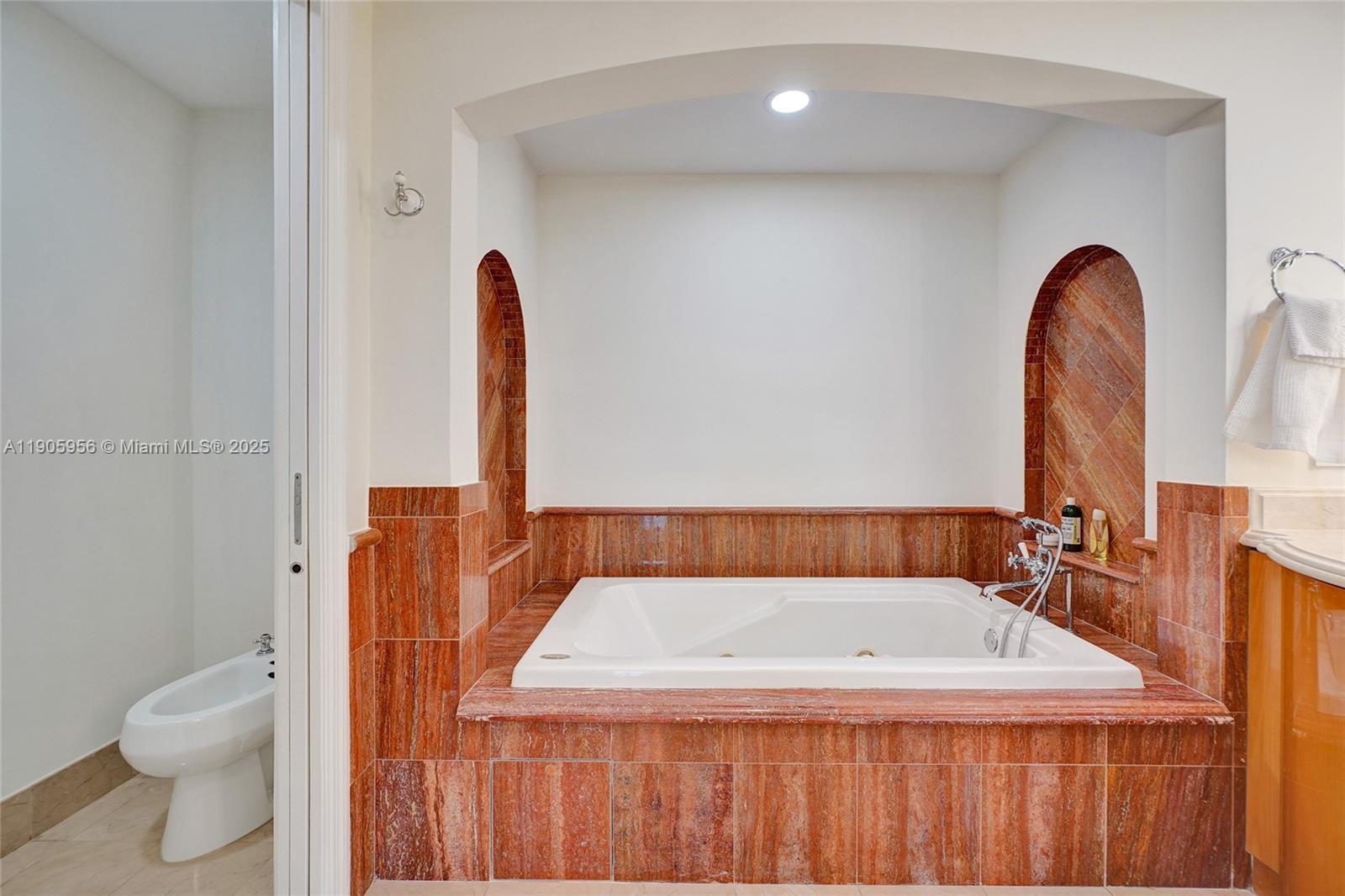 Acqualina Ocn Residences - Residential