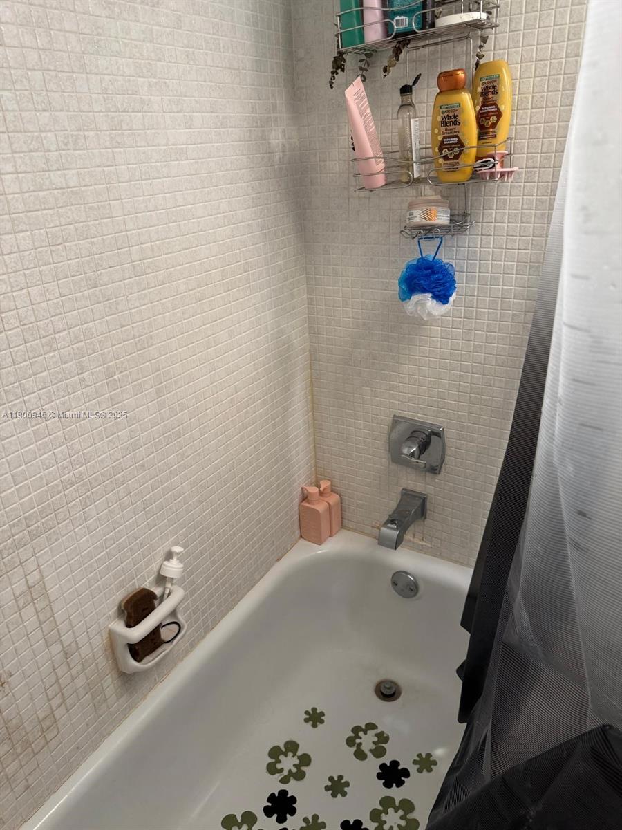 ROYAL PARK CONDO - Residential