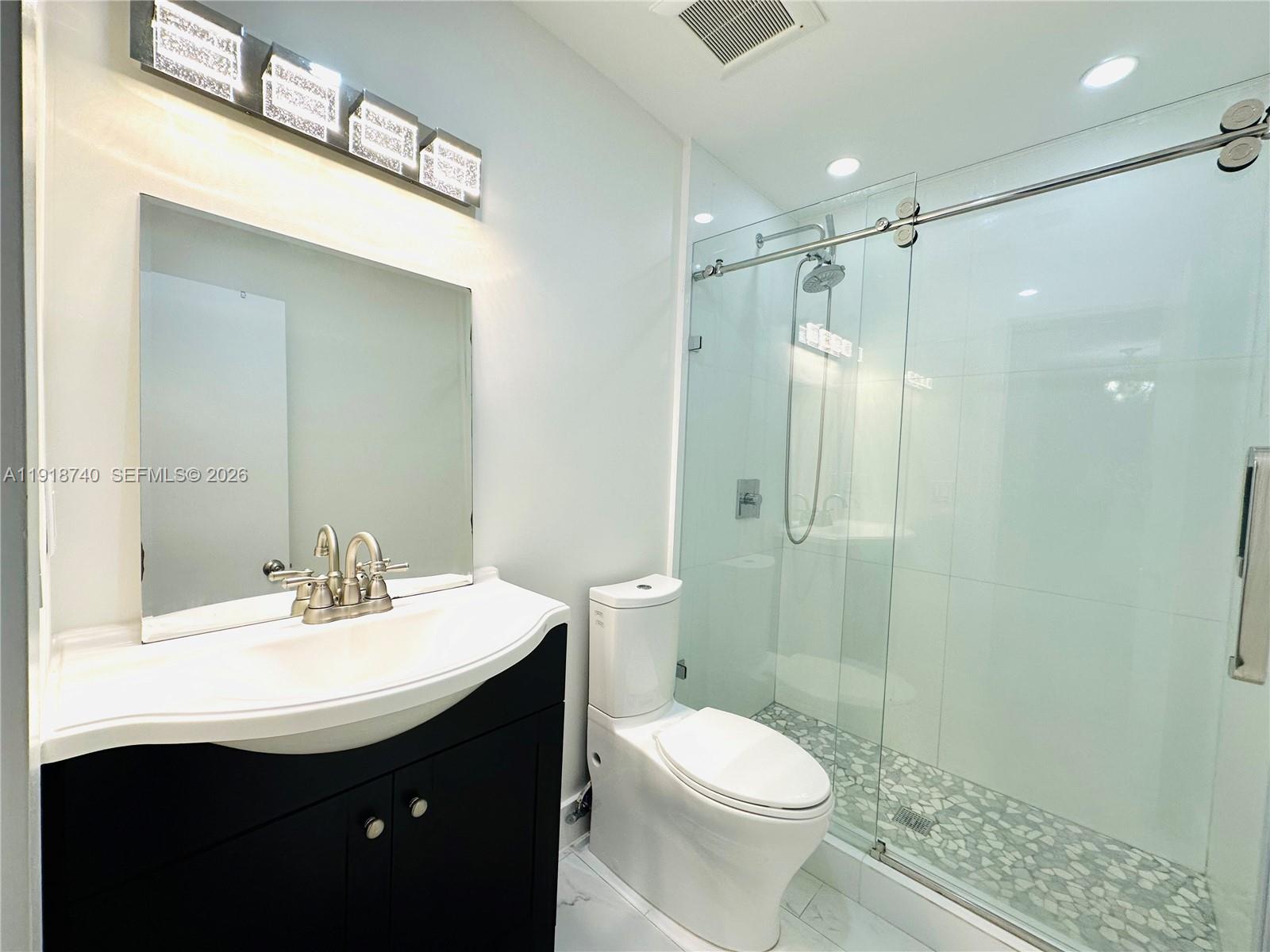 SHORES LINDGREN - Residential