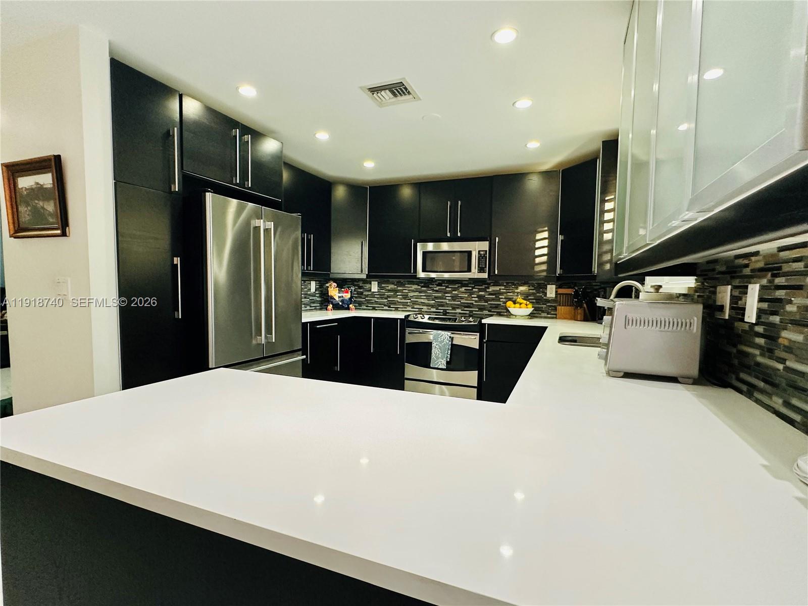 SHORES LINDGREN - Residential