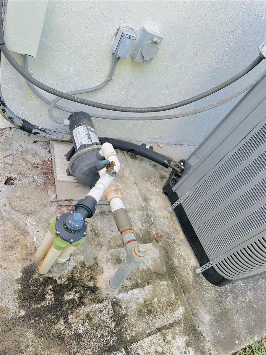 SHORES LINDGREN - Residential