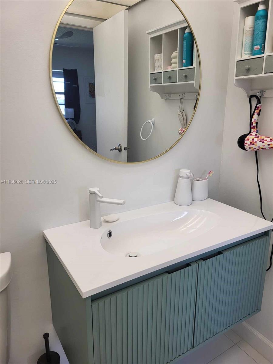 THISTLE GARDENS CONDO - Residential