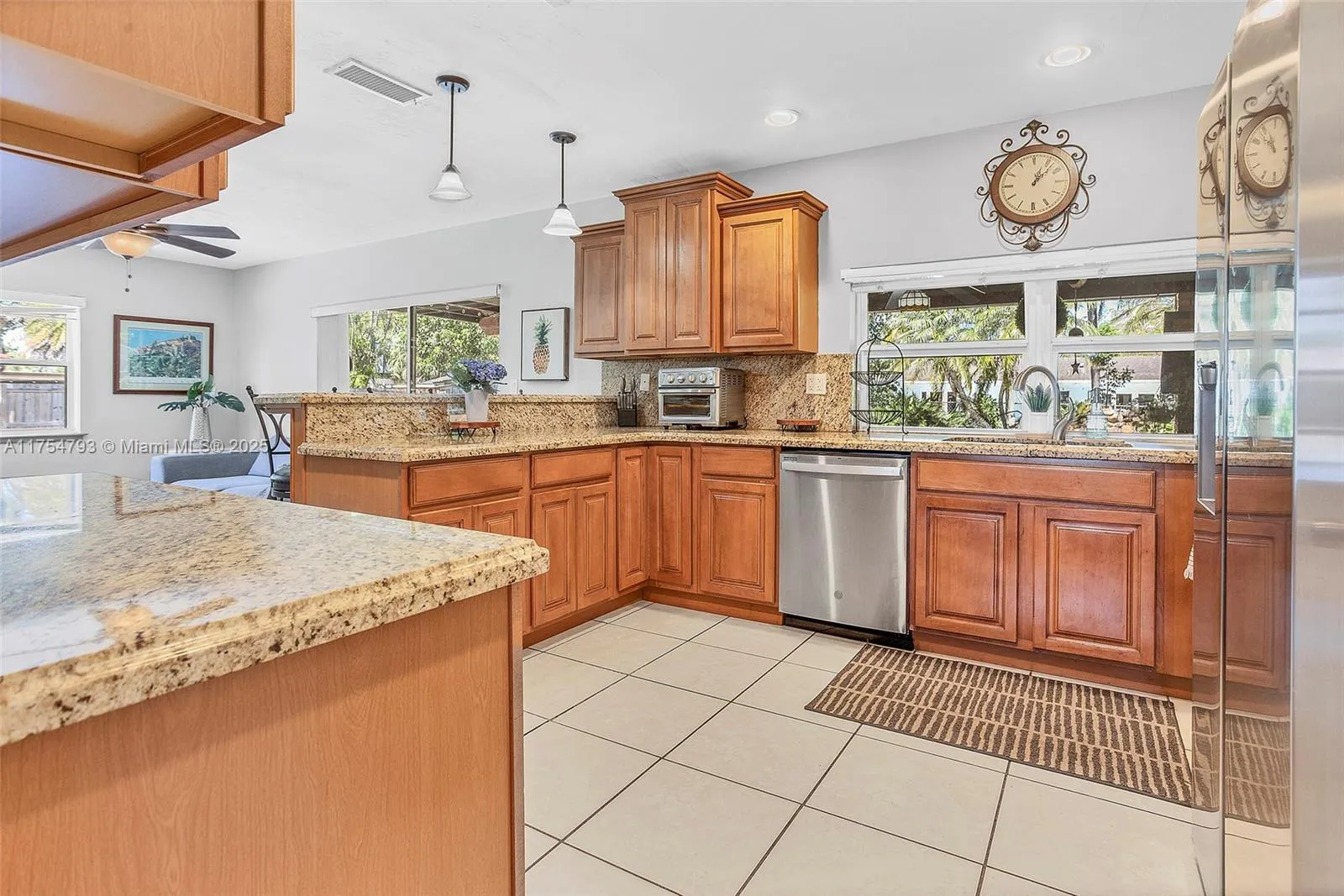 Palmetto Bay, Florida 33157, United States, 3 Bedrooms Bedrooms, ,2 BathroomsBathrooms,Residential,Active,92595