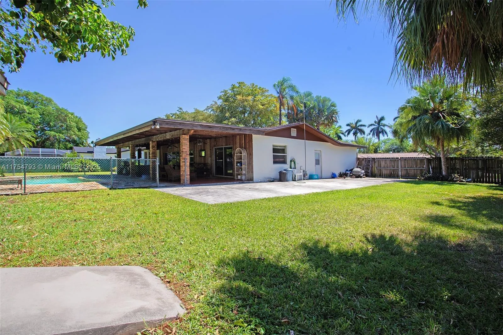 Palmetto Bay, Florida 33157, United States, 3 Bedrooms Bedrooms, ,2 BathroomsBathrooms,Residential,Active,92595