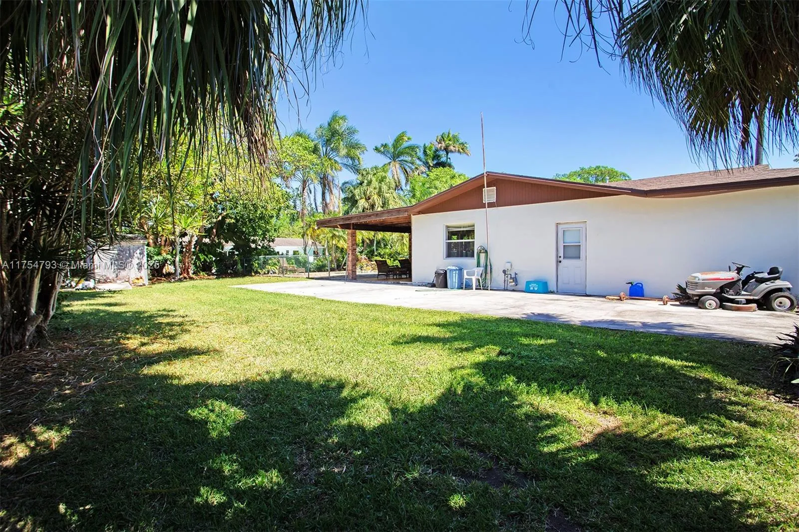 Palmetto Bay, Florida 33157, United States, 3 Bedrooms Bedrooms, ,2 BathroomsBathrooms,Residential,Active,92595