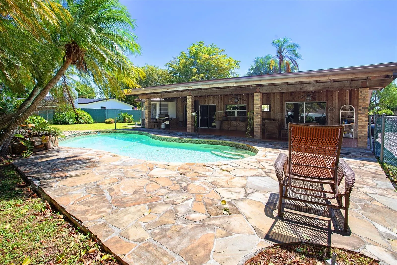 Palmetto Bay, Florida 33157, United States, 3 Bedrooms Bedrooms, ,2 BathroomsBathrooms,Residential,Active,92595