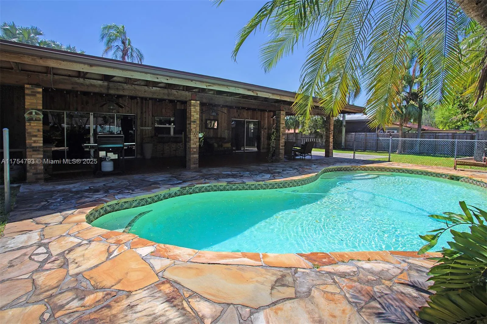 Palmetto Bay, Florida 33157, United States, 3 Bedrooms Bedrooms, ,2 BathroomsBathrooms,Residential,Active,92595