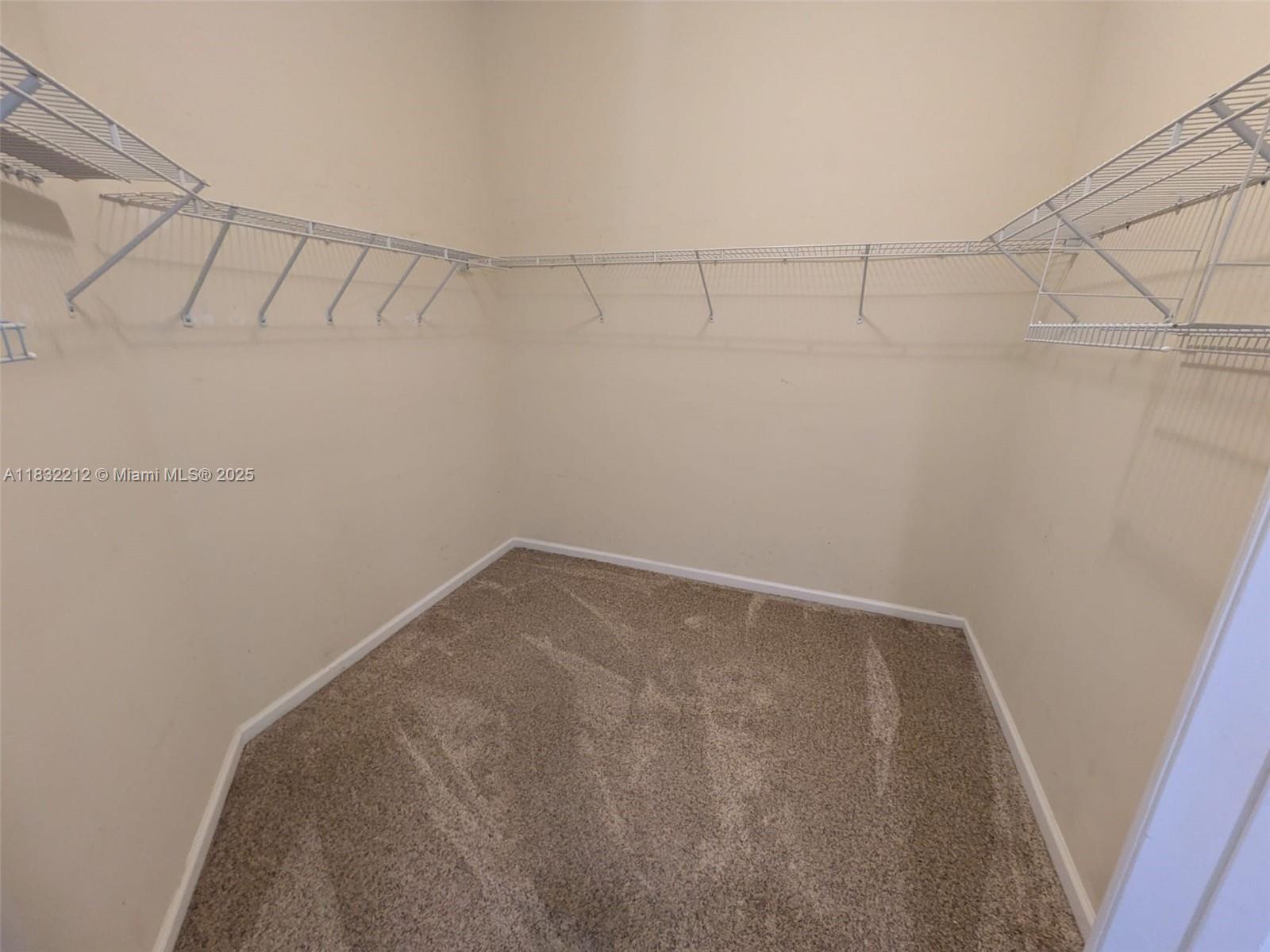 METROPOLITAN CONDO - Residential