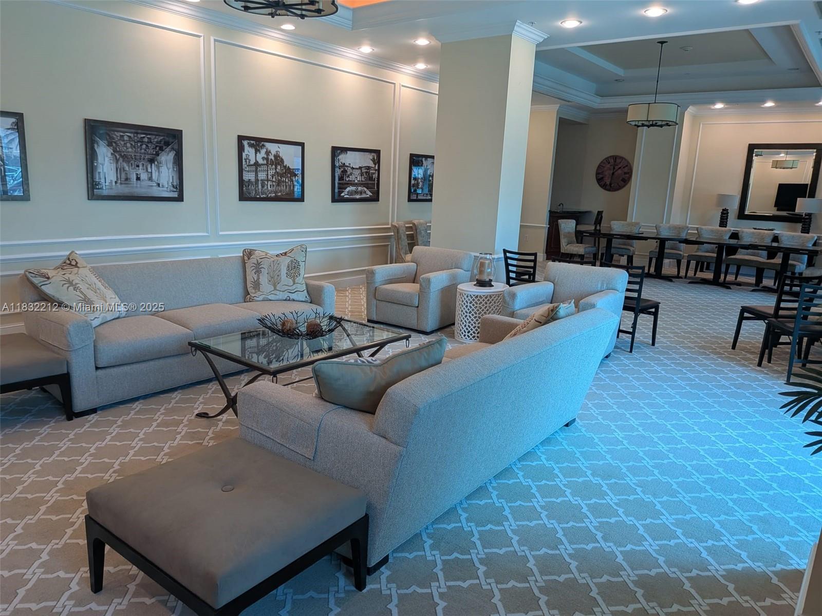 METROPOLITAN CONDO - Residential