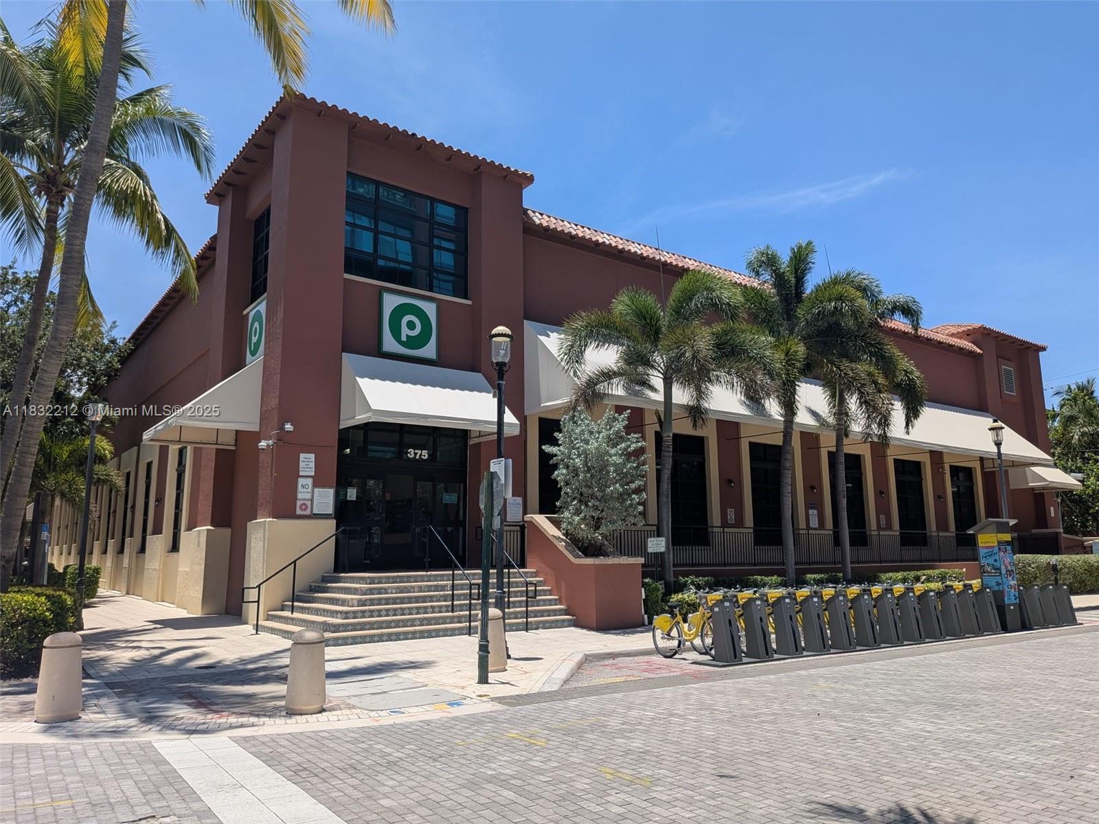 403 S Sapodilla Ave 803