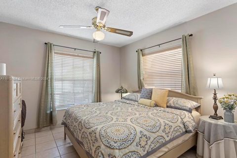 Single Family Residence in Miami FL 4724 143rd Ave Ave 16.jpg