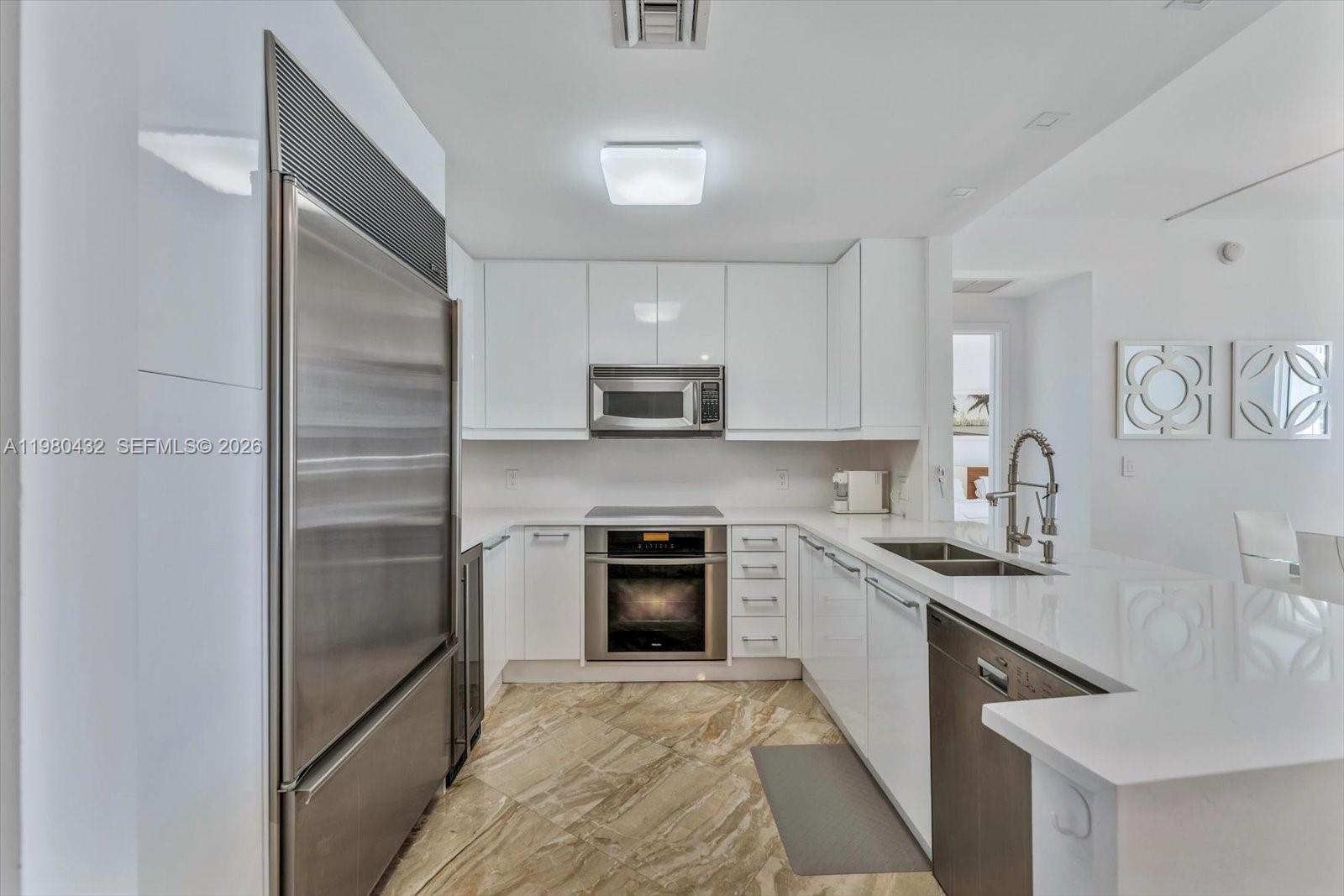 CARBONELL CONDO - Residential