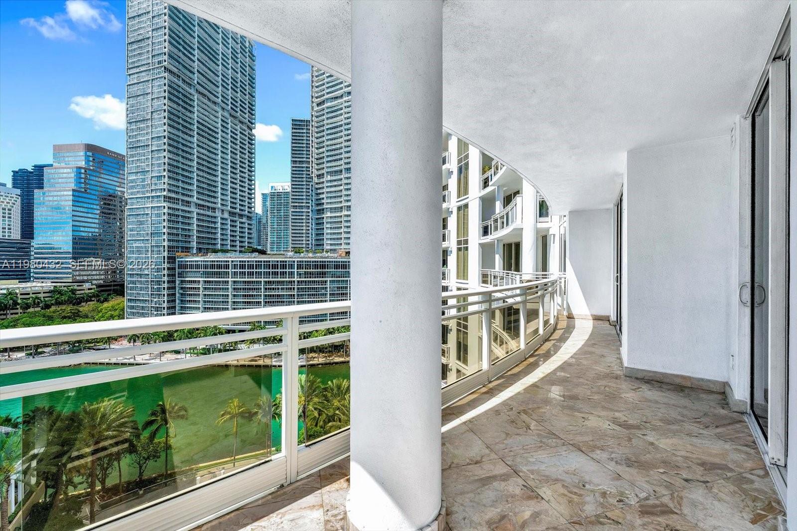 CARBONELL CONDO - Residential