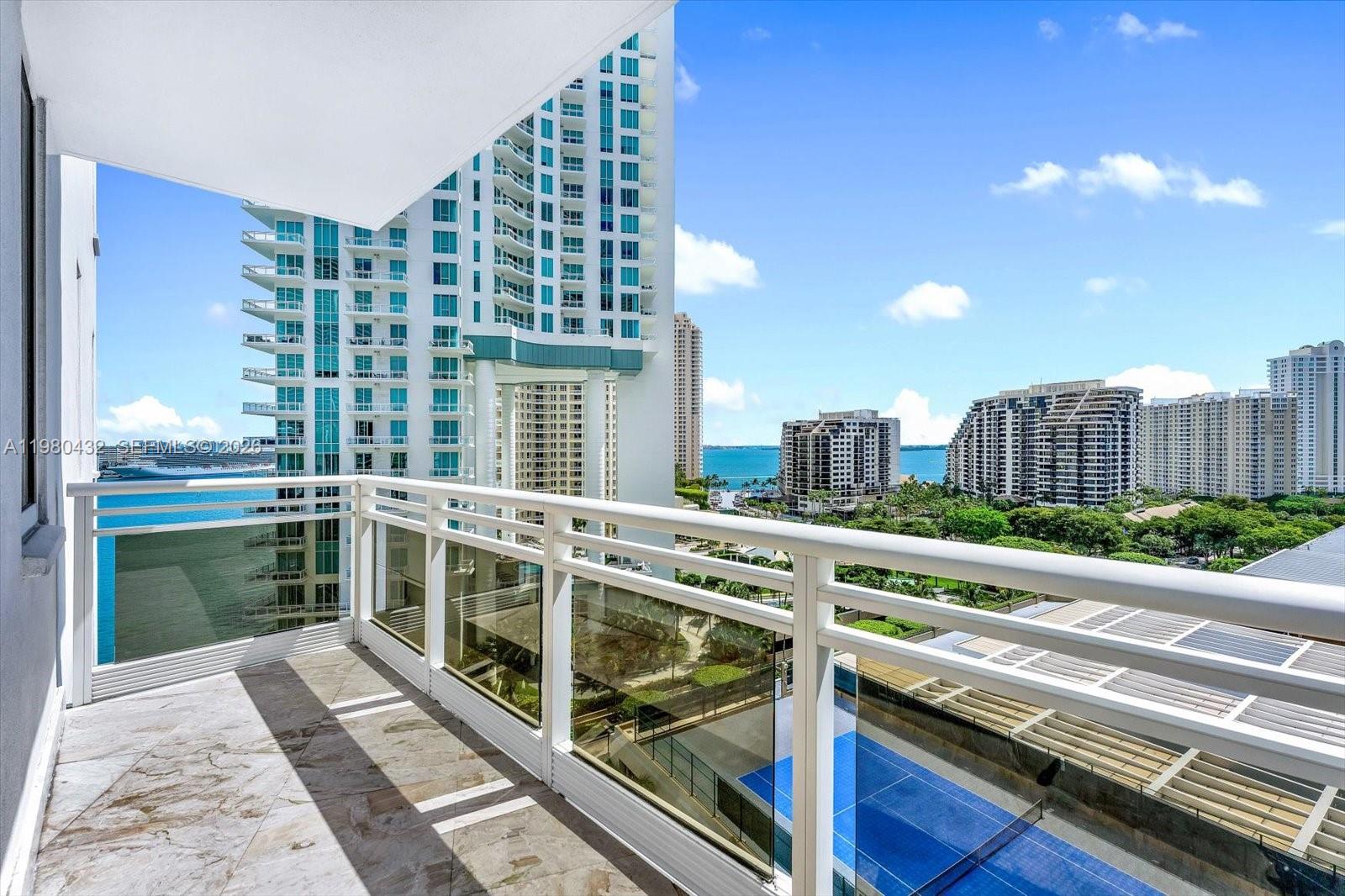 CARBONELL CONDO - Residential