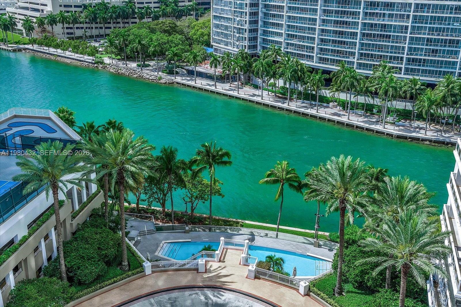 CARBONELL CONDO - Residential