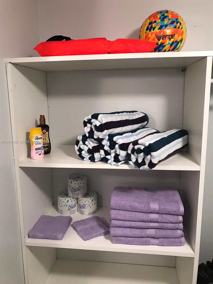 26 Diplomat Pkwy 2215