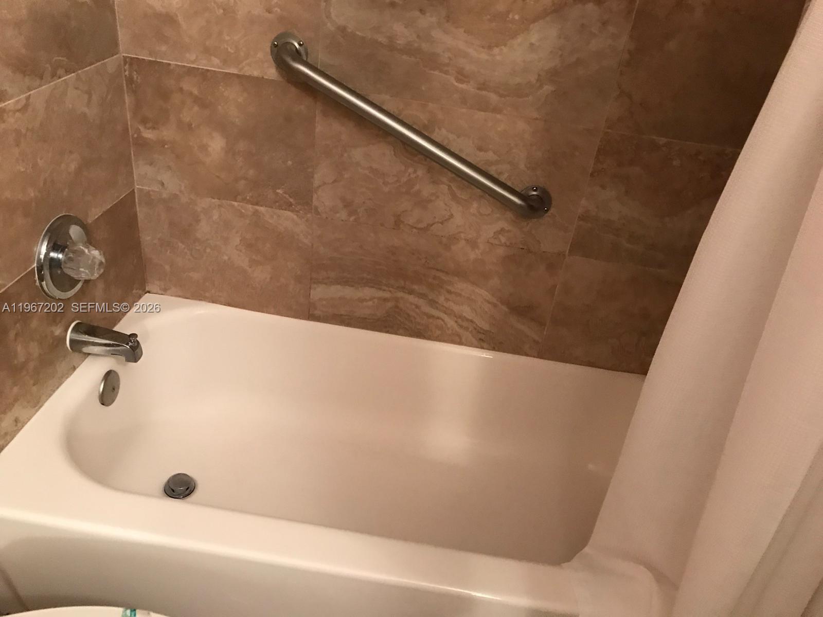 26 Diplomat Pkwy 2215