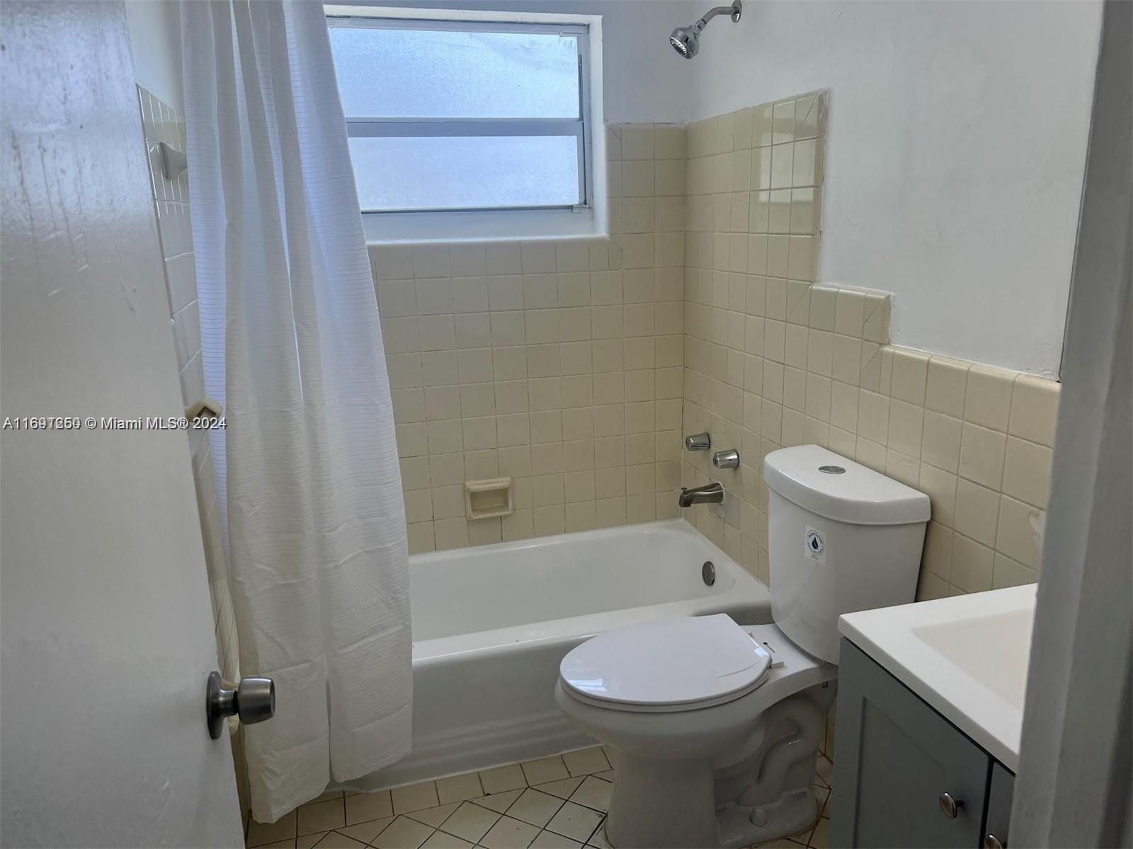 2072 NE 169 ST CORP CONDO - Residential Lease