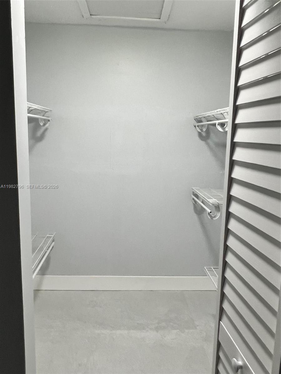 TAMIAMI LAKES SEC 7 - Residential Lease