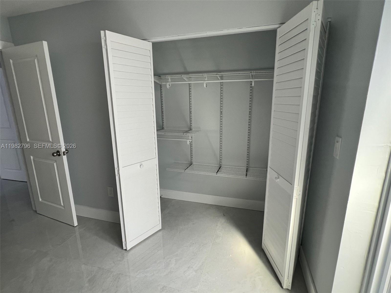 TAMIAMI LAKES SEC 7 - Residential Lease