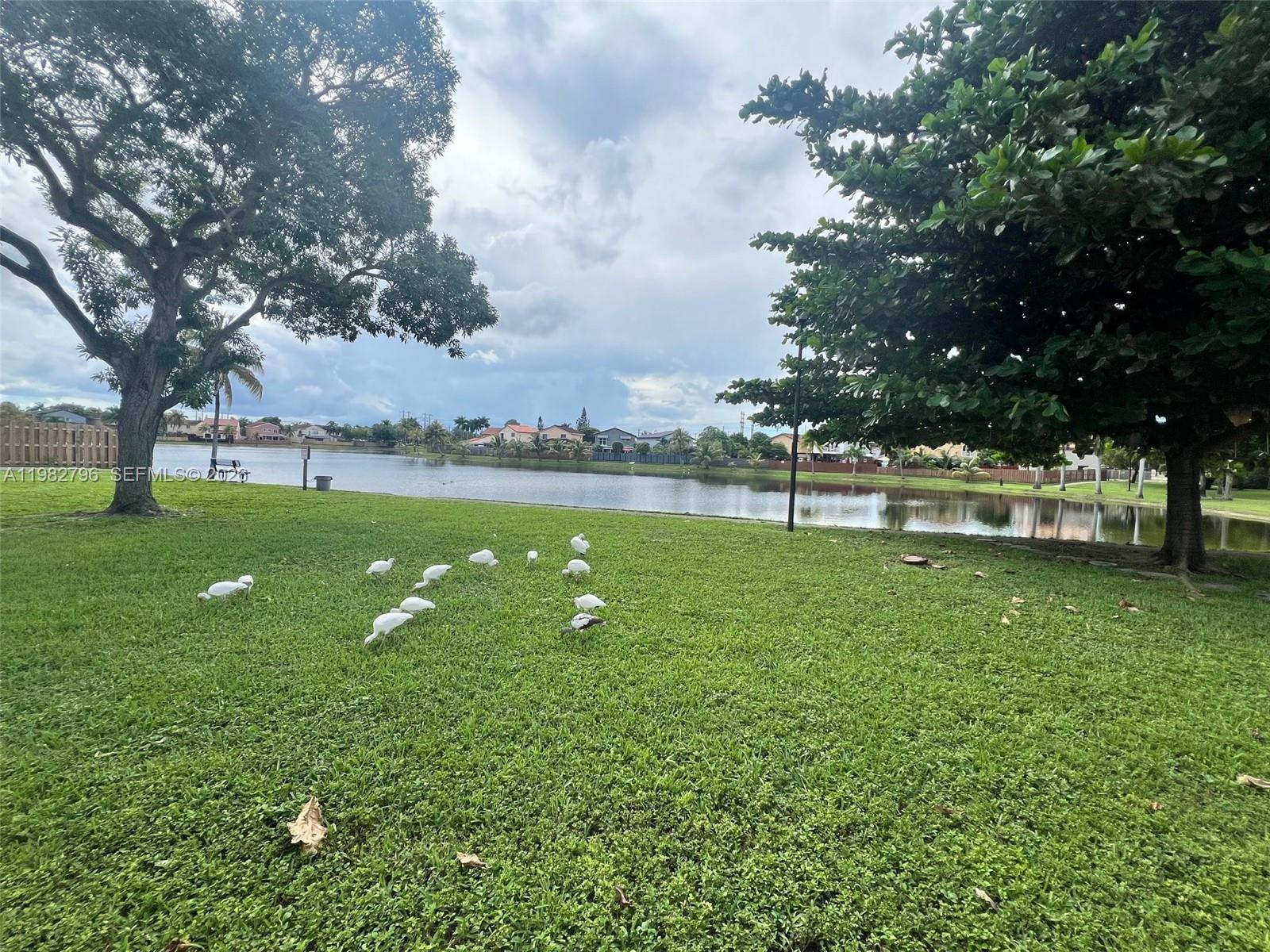 TAMIAMI LAKES SEC 7 - Residential Lease