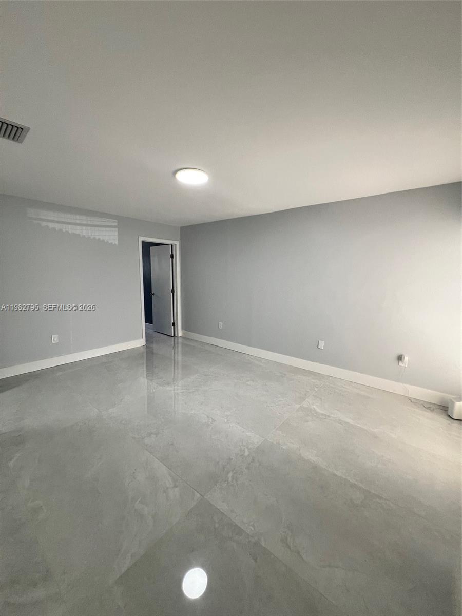 TAMIAMI LAKES SEC 7 - Residential Lease