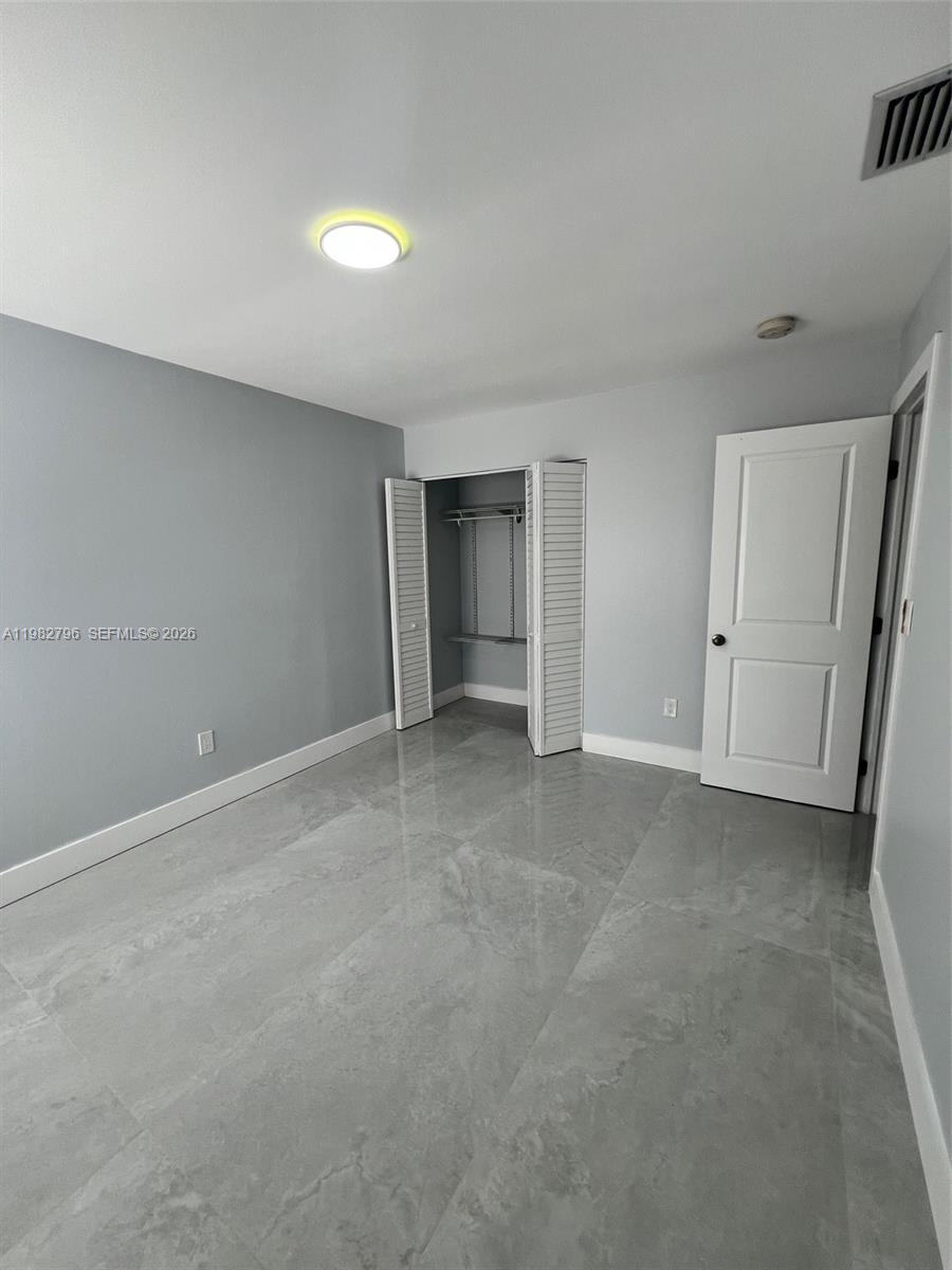 TAMIAMI LAKES SEC 7 - Residential Lease