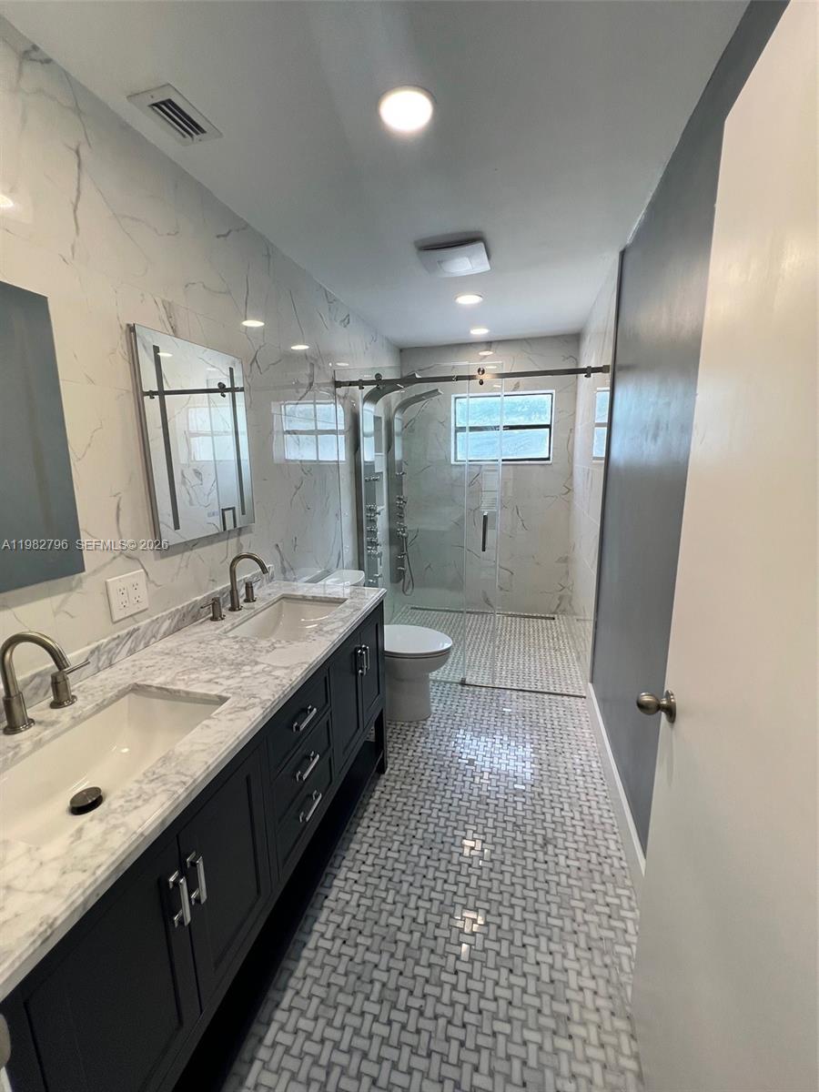 TAMIAMI LAKES SEC 7 - Residential Lease