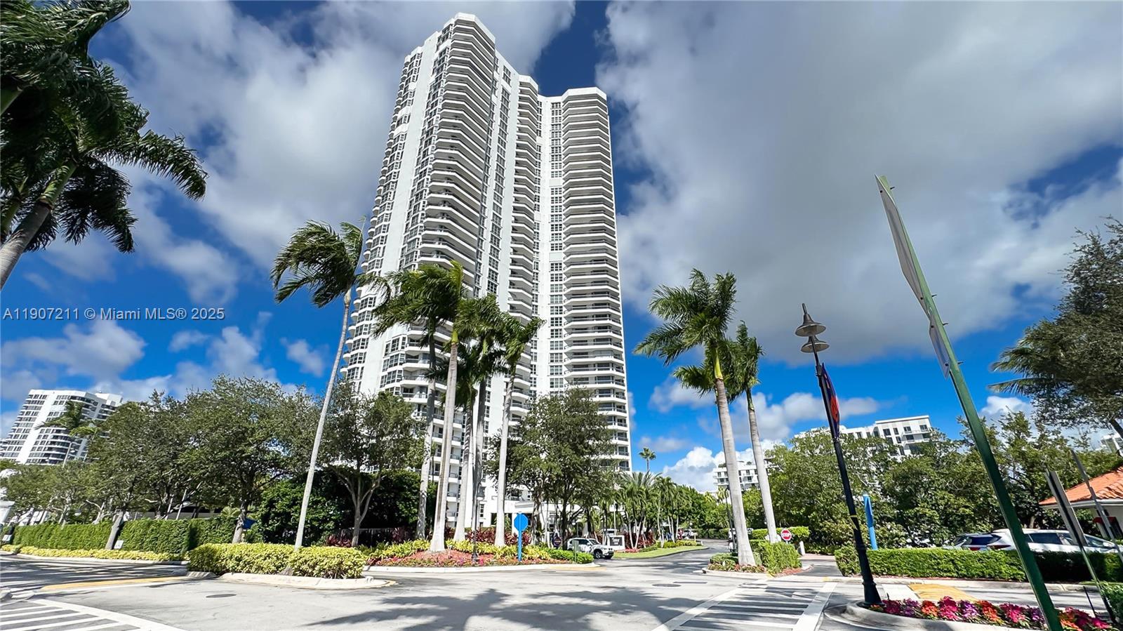 MYSTIC POINTE TOWER 400 C - Residential