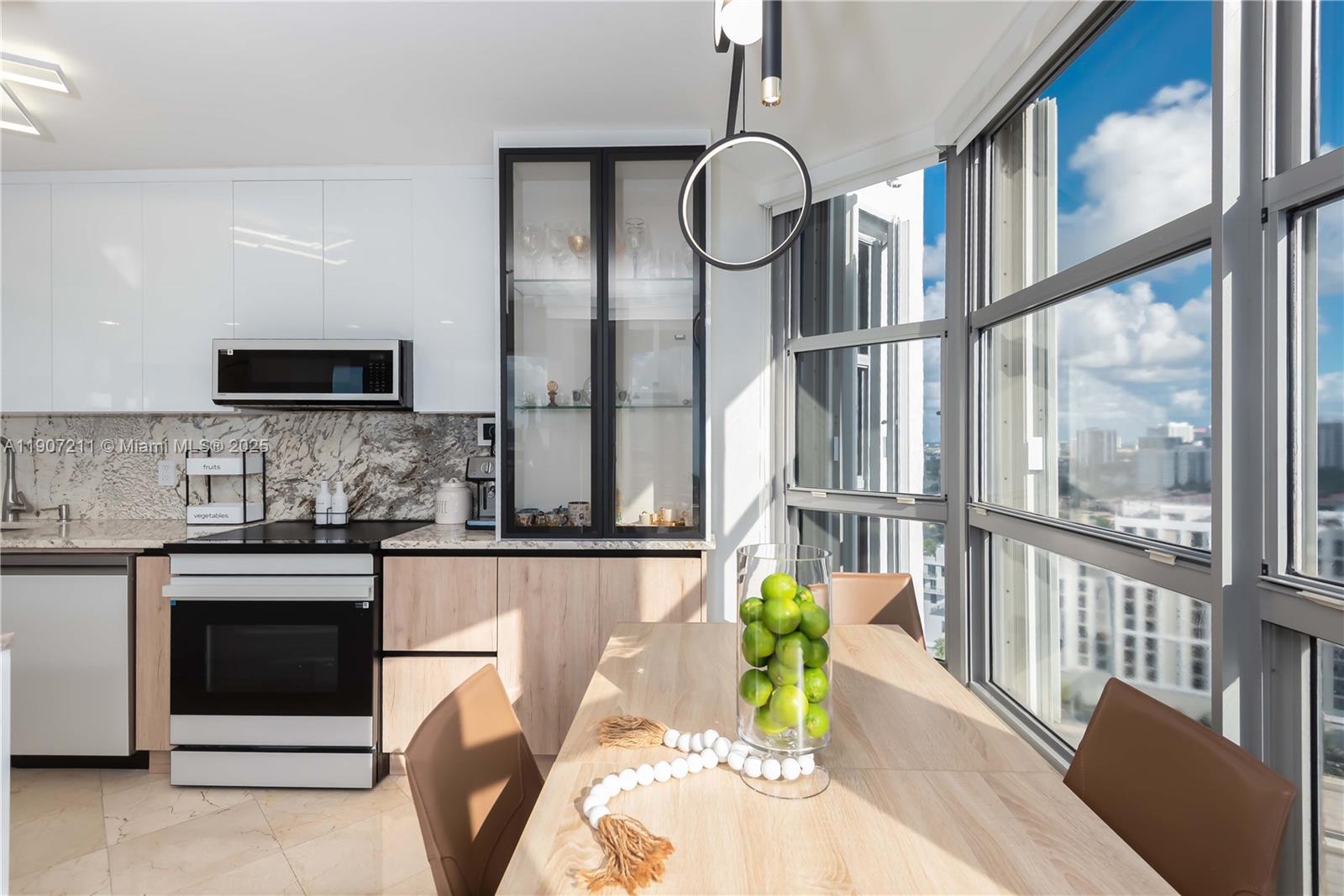 MYSTIC POINTE TOWER 400 C - Residential