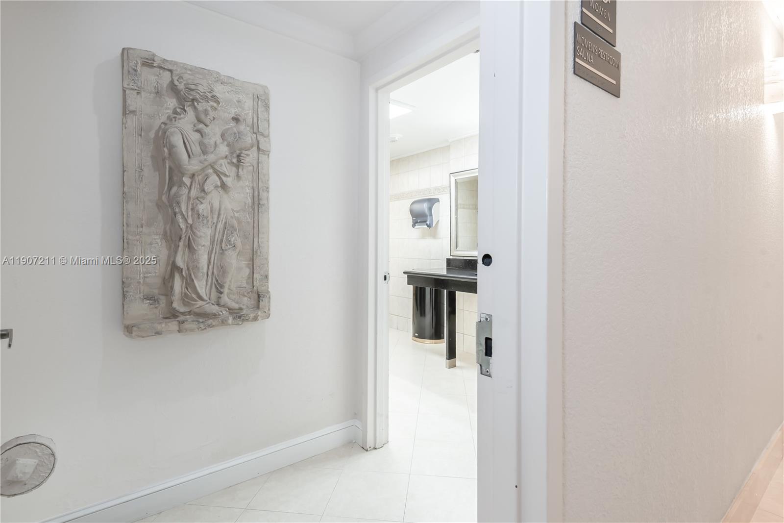 MYSTIC POINTE TOWER 400 C - Residential